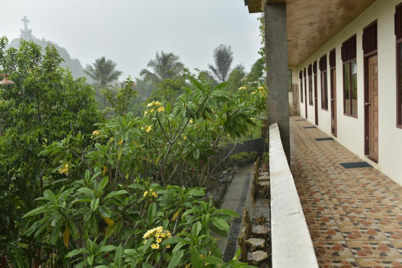 Pias Poppies Hotel Rantepao Exterior foto
