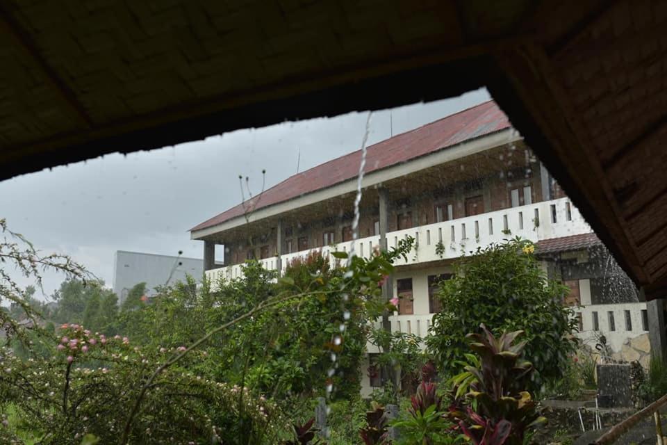 Pias Poppies Hotel Rantepao Exterior foto